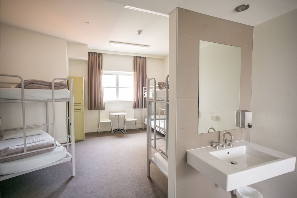 Bed in 6-Bed Female Dormitory with Ensuite