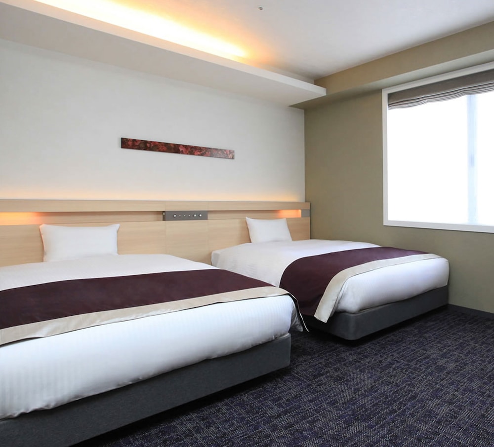 Premium Twin Room, Non Smoking - Photo 1