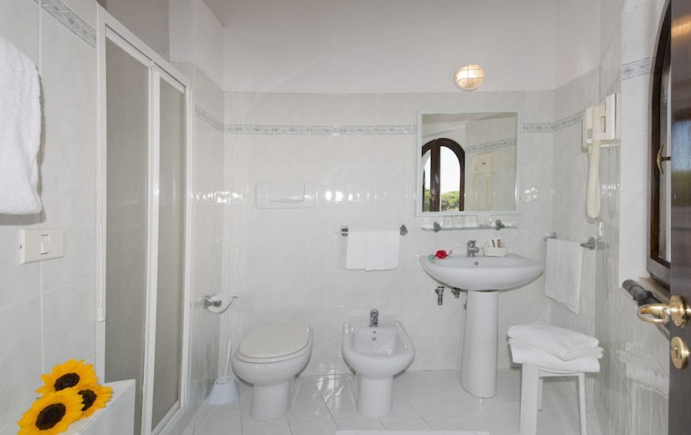Standard Double Room - Photo 5