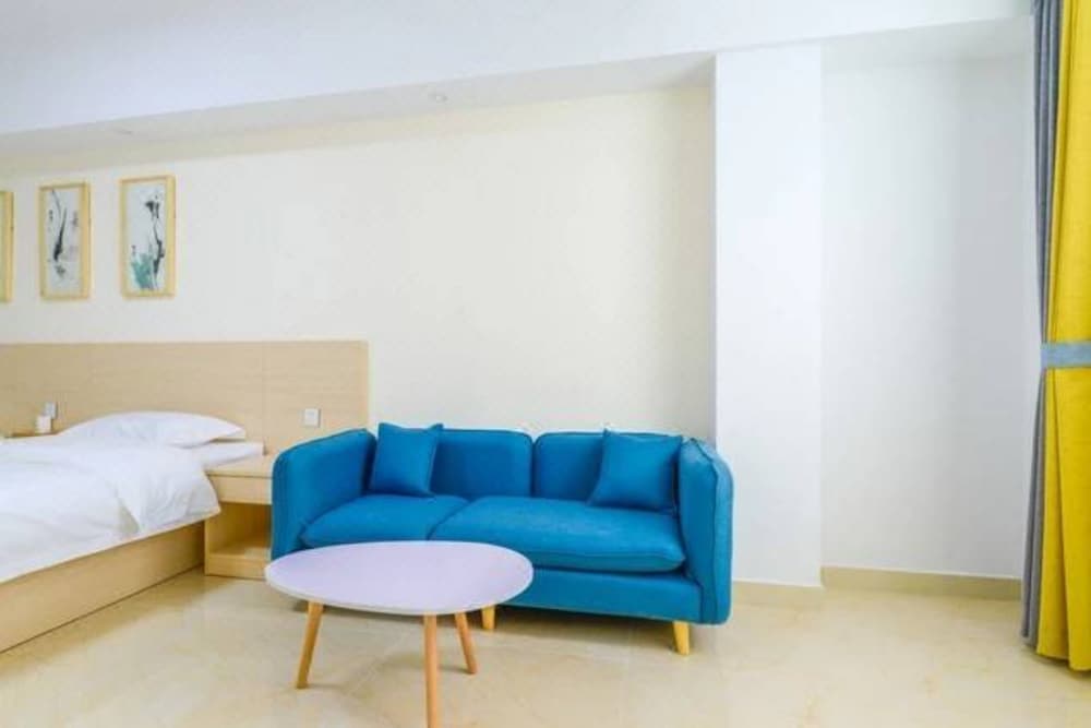 Family Room photo 3