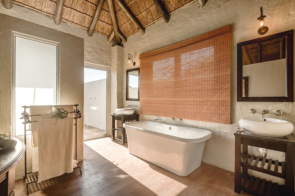 Luxury Suite, 2 Bedrooms - Photo 9