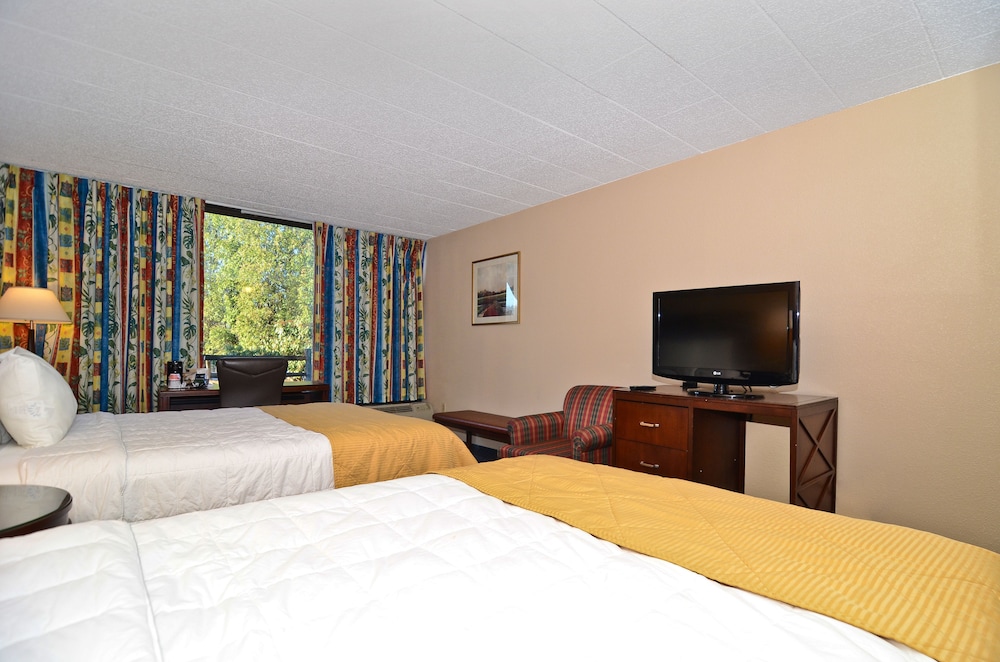 Deluxe Room, 2 Queen Beds, Non Smoking - Photo 3