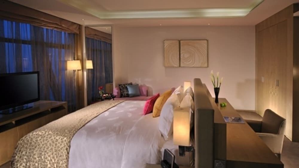 Elegant King Room