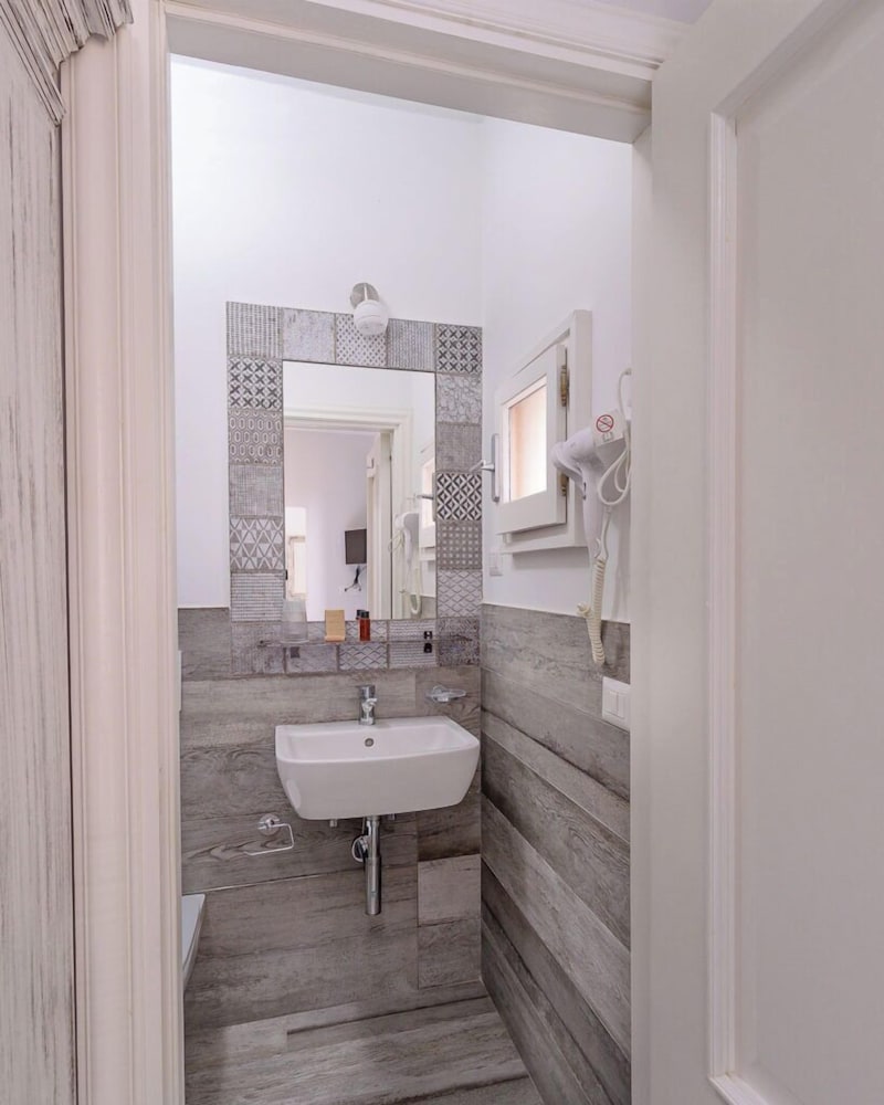 Standard Triple Room - Photo 4