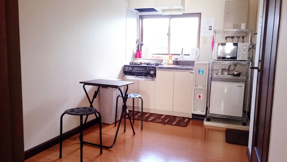 Apartment 202 photo 3