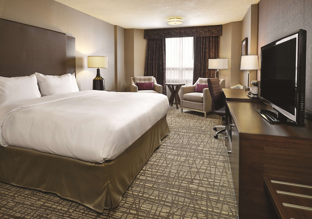Room, 1 King Bed thumbnail 5