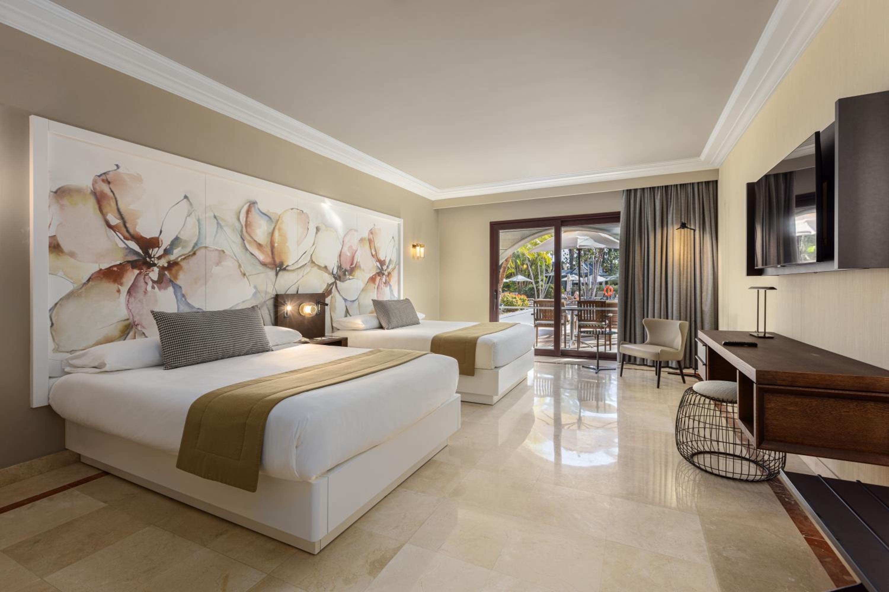 Unique Premium Pool