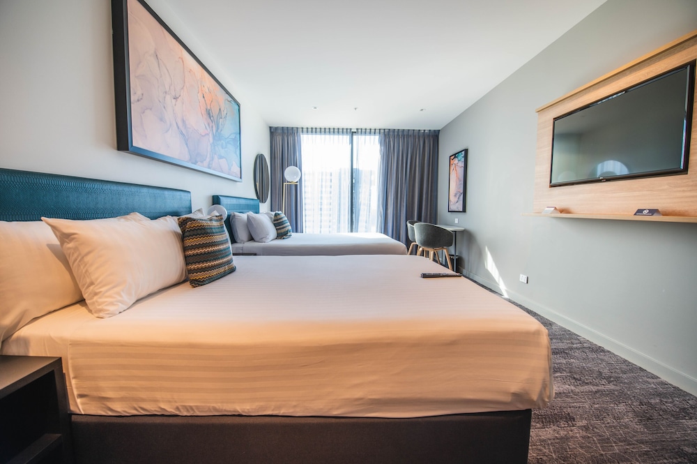 Superior Room, 2 Queen Beds - Photo 2