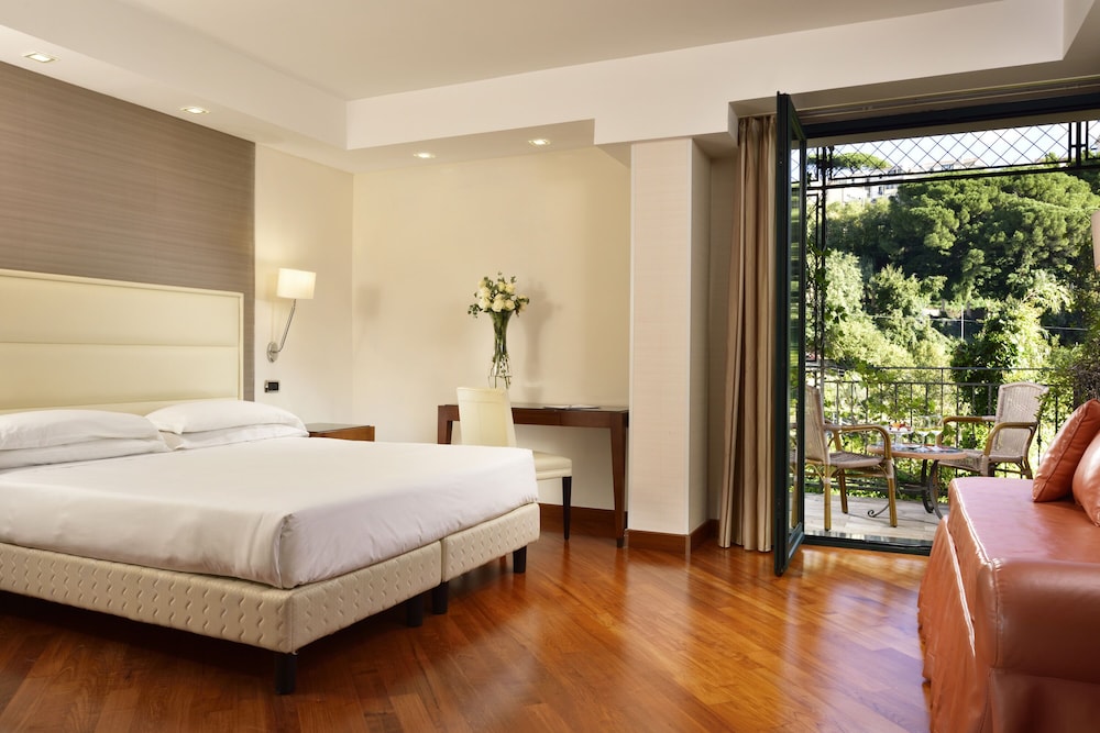 Deluxe Room, Partial Sea View - Photo 4