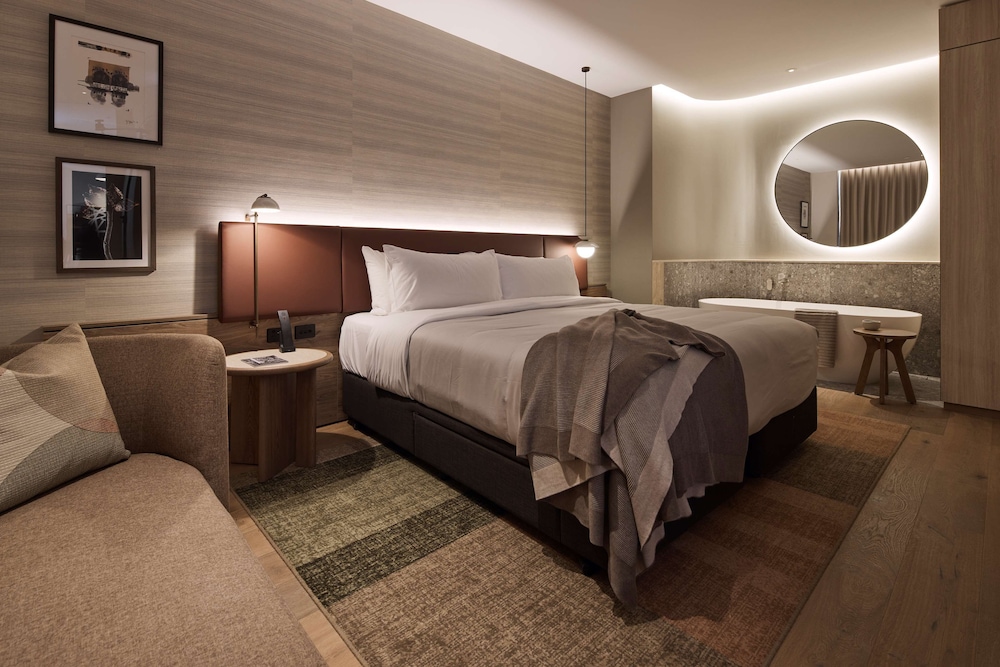 Rydges Deluxe Suite