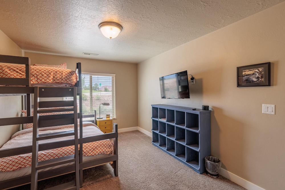 Townhome, Multiple Beds, Mountain View (Suite Escapes) photo 1