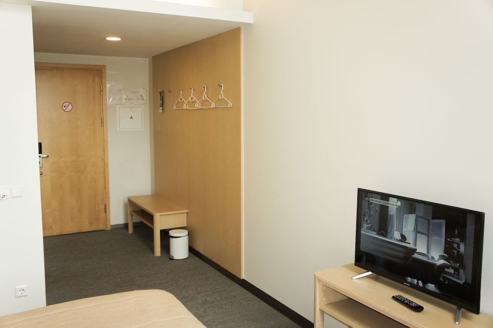 Economy Twin Room photo 2