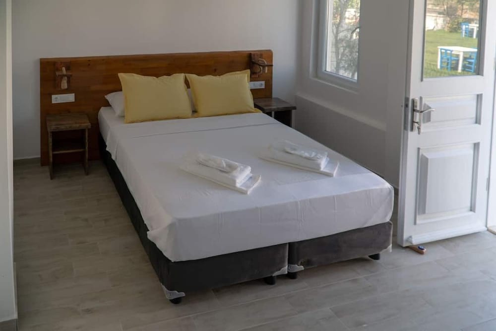 Economy Double Room photo 3