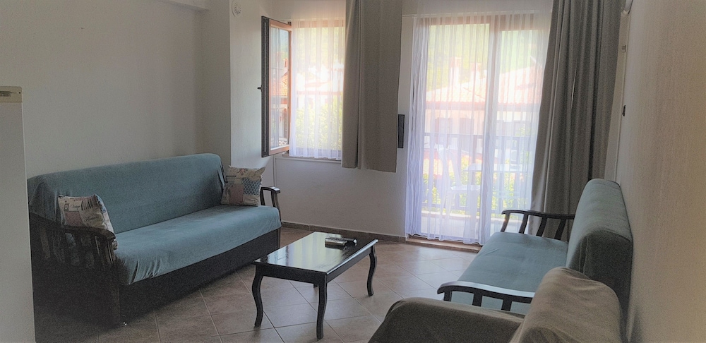 Family Apartment, 1 Bedroom, Smoking, Mountain View photo 3