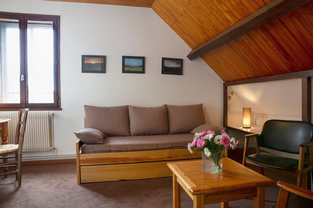 Family Room, 2  Bedrooms photo 3