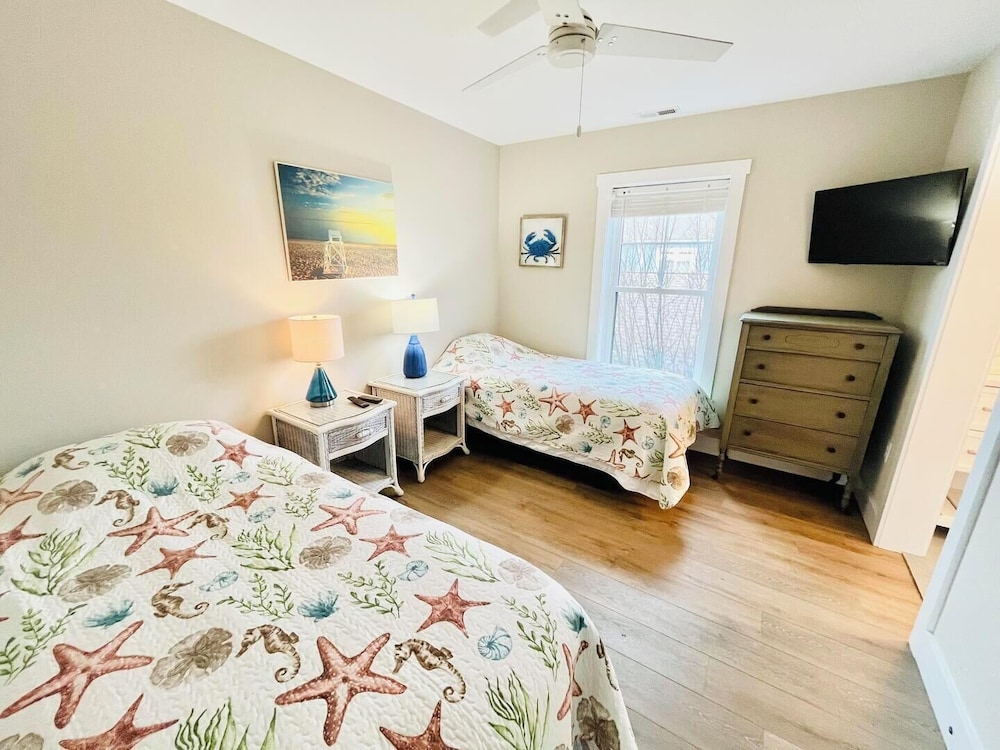 House, Multiple Beds, Pool Access, Pool View