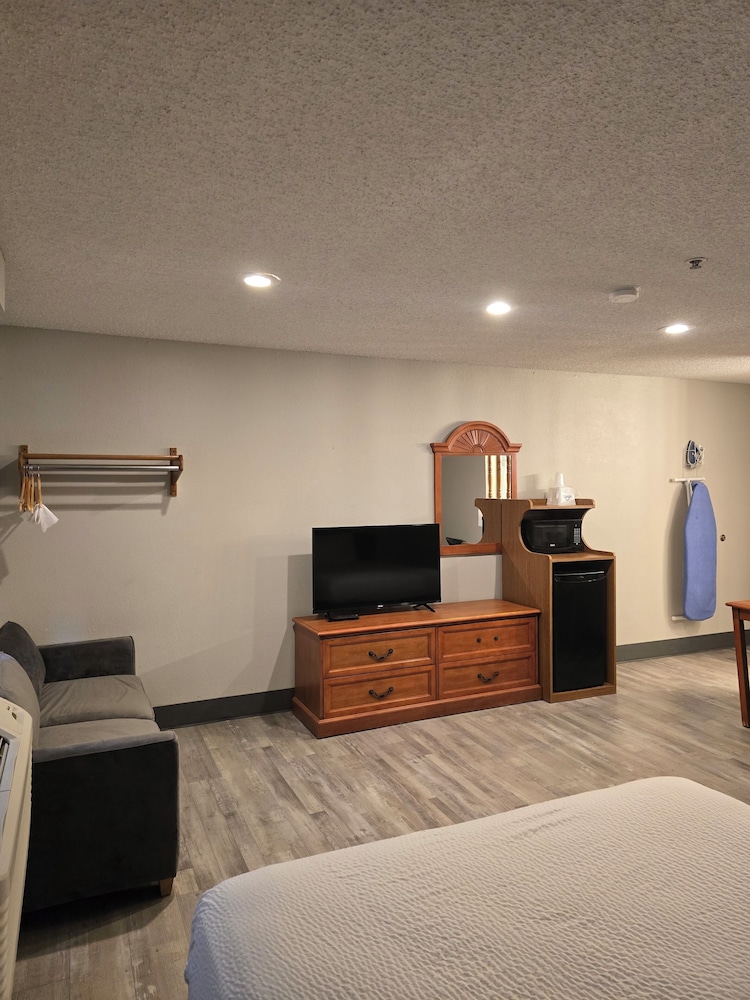 Deluxe Single Room, 2 Queen Beds - Photo 2