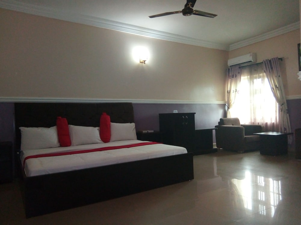 Royal Room - Photo 3