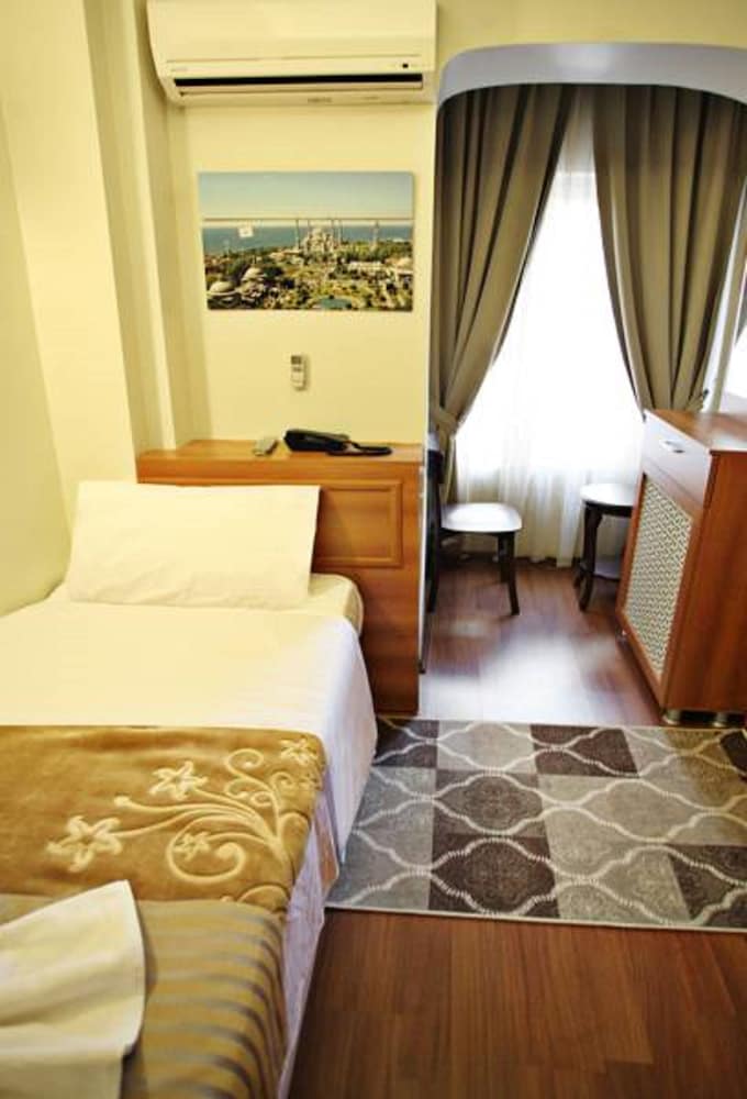 Single Room, Ensuite photo 3