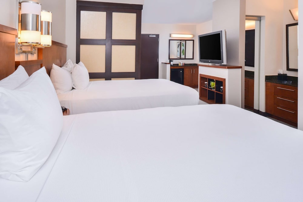 Room, 2 Queen Beds (High Floor) - Photo 2