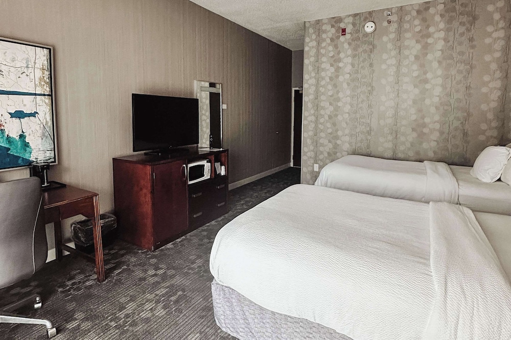 Room, 2 Double Beds, Accessible, Non Smoking - Photo 1