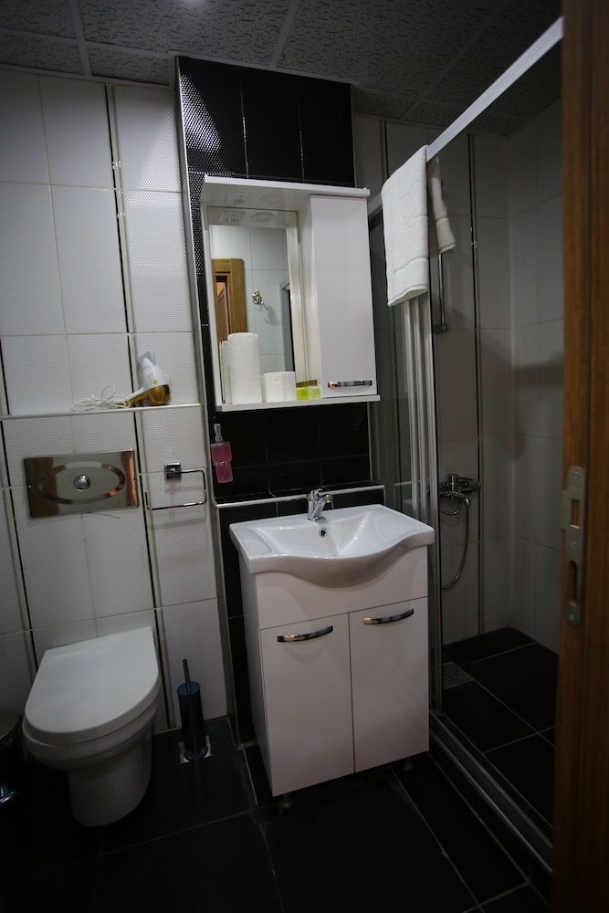 Classic Room, 2 Queen Beds photo 3