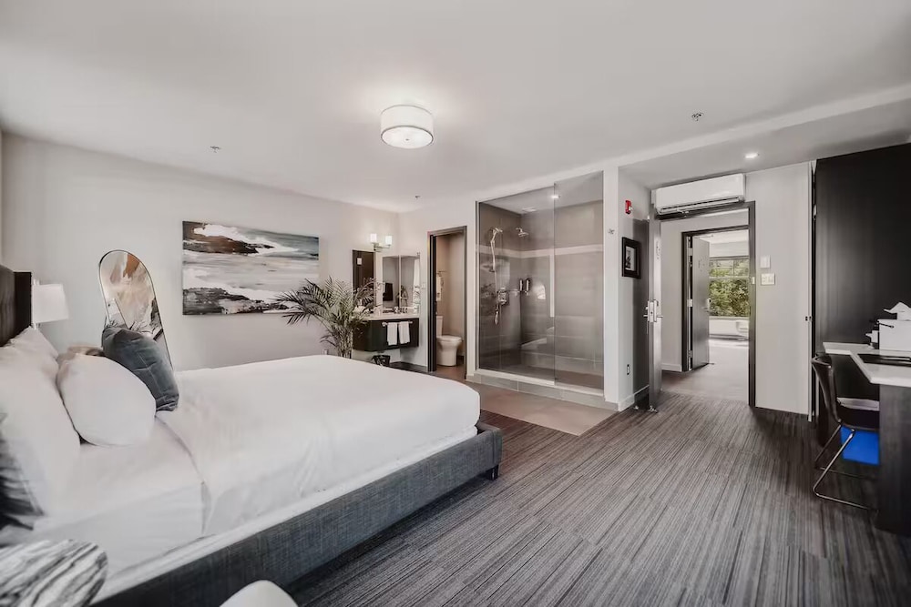 Standard Room photo 2
