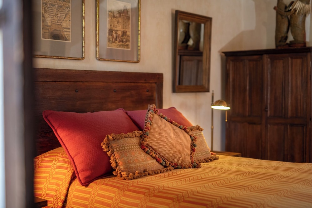 Standard Room, 1 Queen Bed, Garden View photo 3