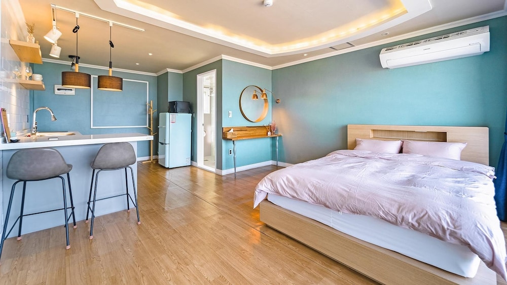 Basic Room, 1 Bedroom (Peppermint 401 (Ocean View)) photo 3