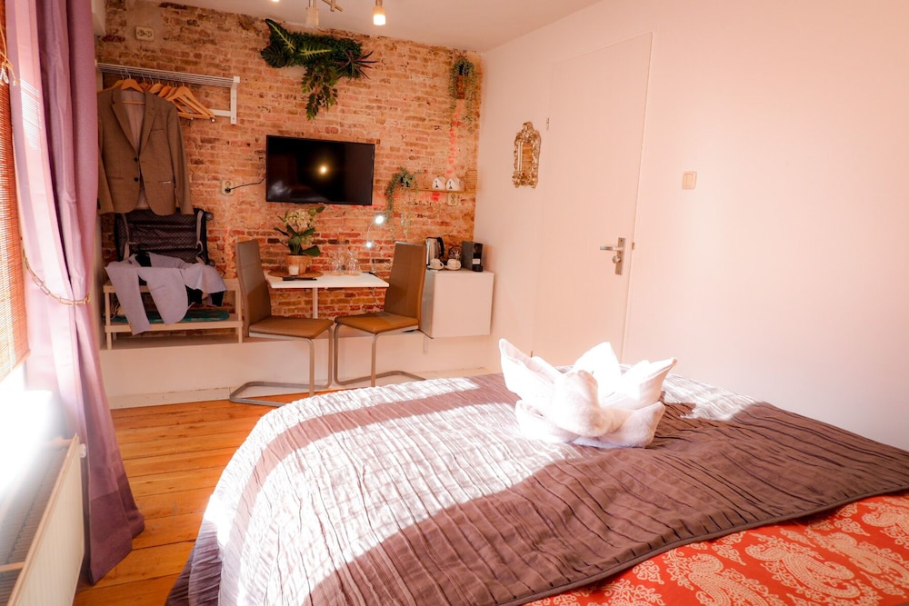 Standard Double Room photo 3
