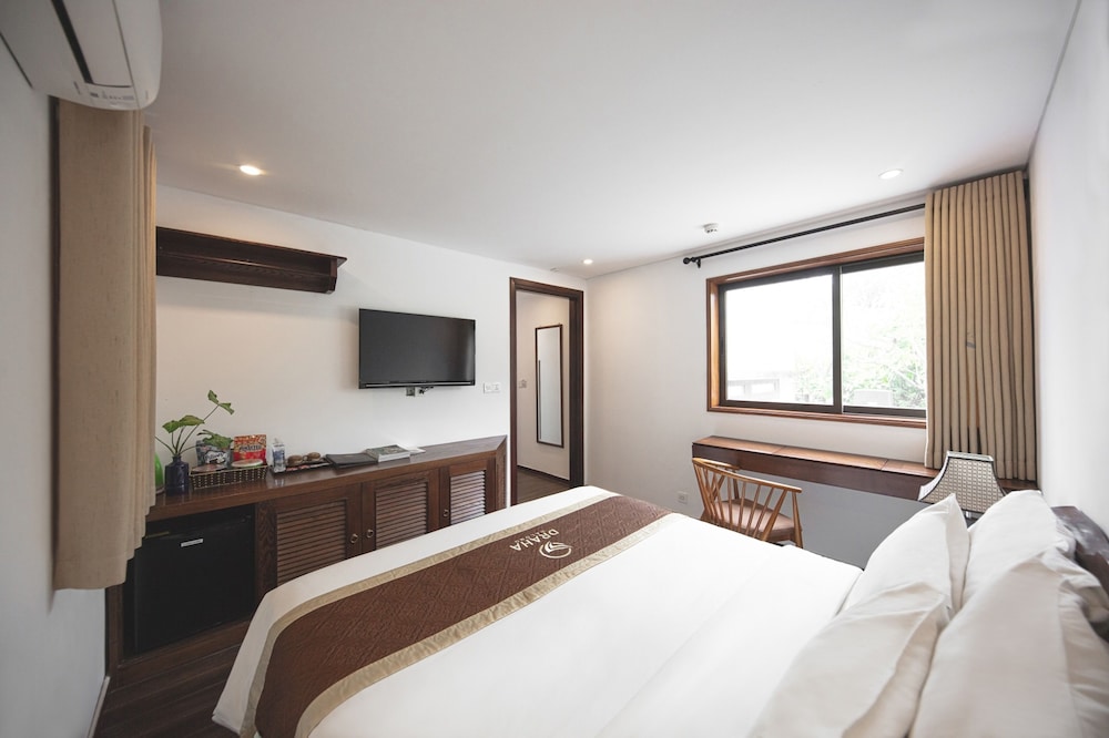 Deluxe Double Room, 1 King Bed, Balcony, Mountain View - Photo 6