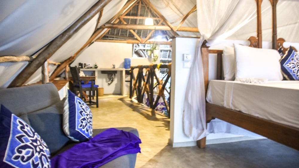 Honeymoon Suite