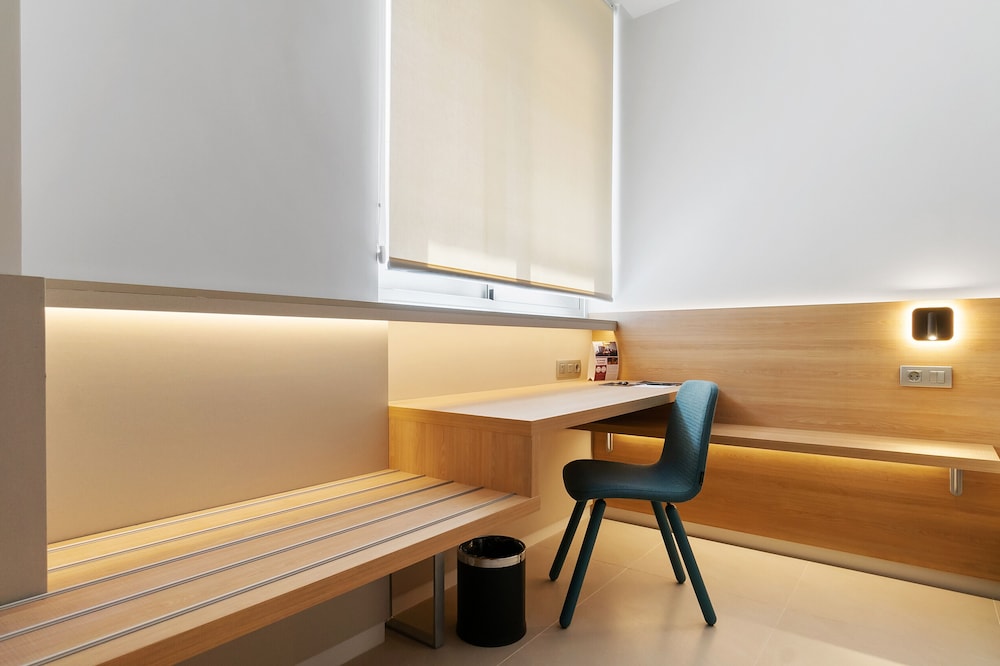 Deluxe Room (with tea facilities) photo 2