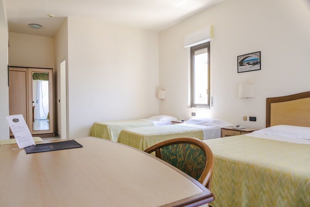 Deluxe Quadruple Room photo 1