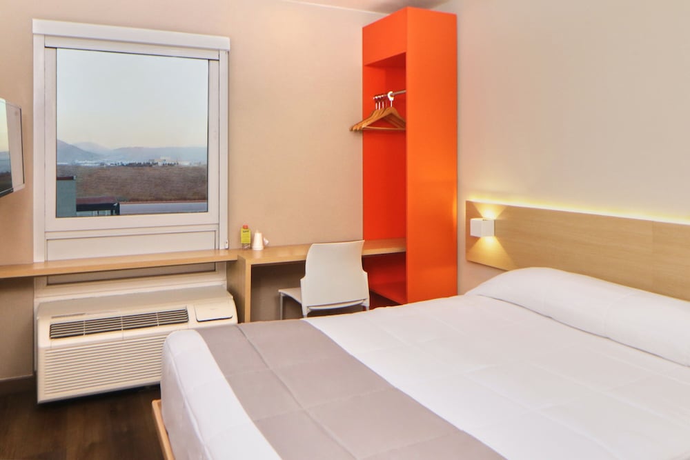 Room, 1 Queen Bed - Photo 7