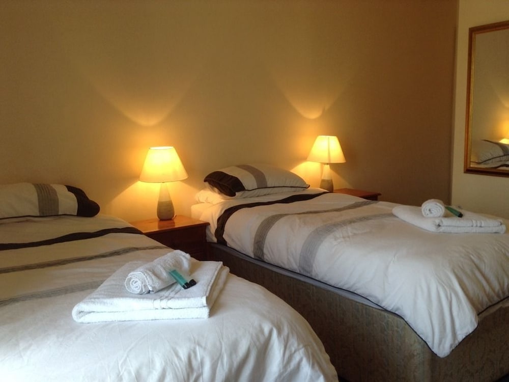Twin Room, Garden View photo 2
