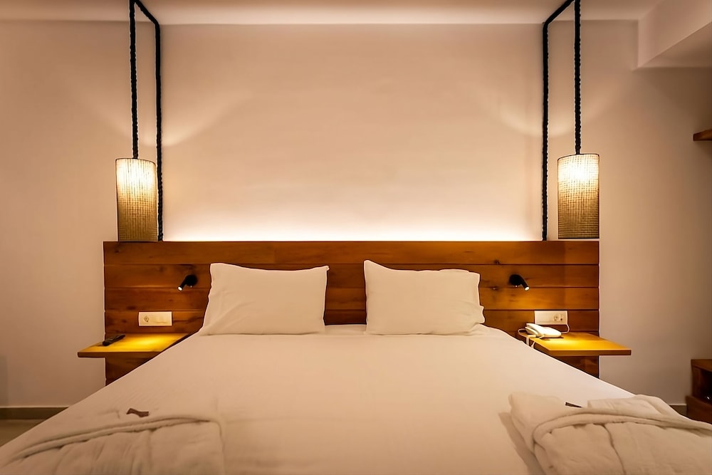 Standard Double Room, 1 King Bed, Sea View