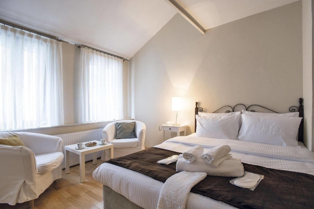 Economy Double Room photo 1