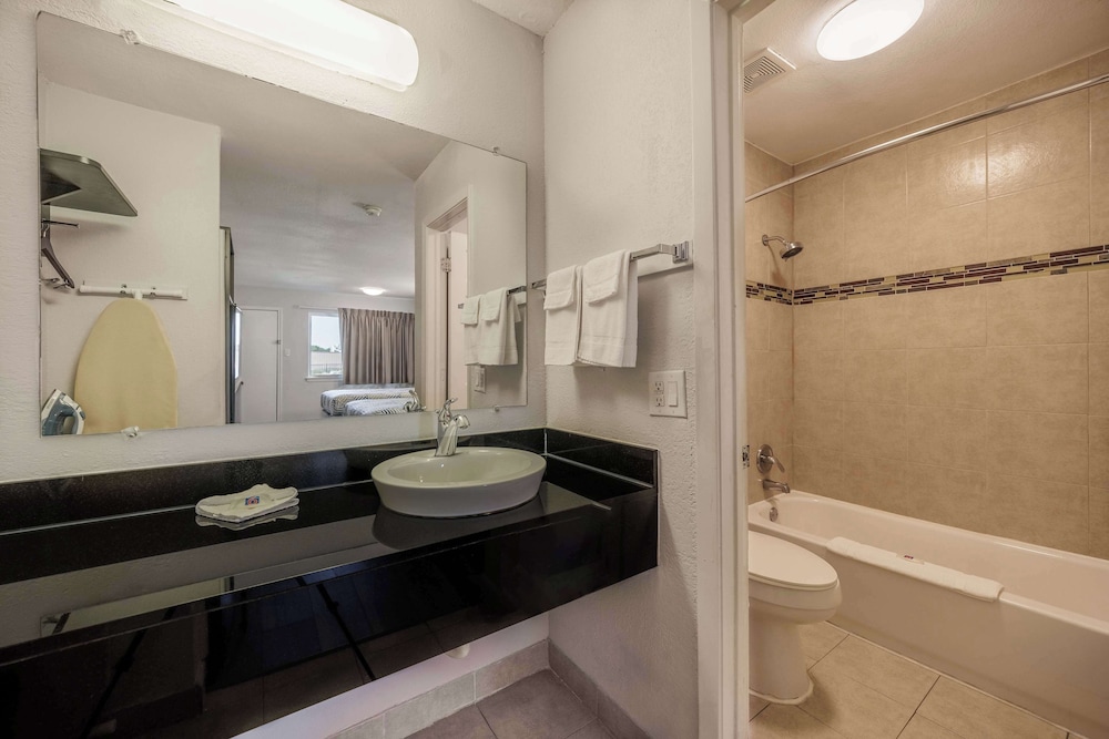 Standard Room, 2 Double Beds, Accessible, Non Smoking