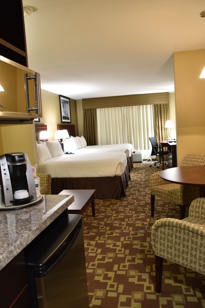 Suite, 1 King Bed (Additional Living Area) - Photo 3