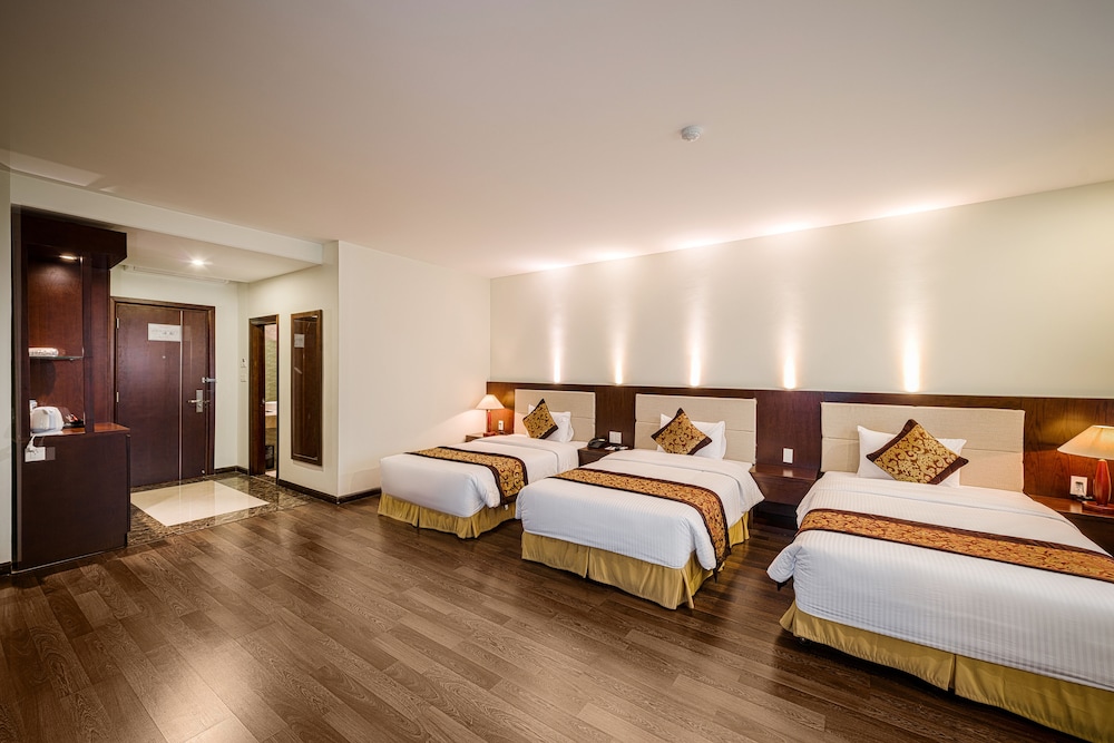 Deluxe Triple Room photo 2