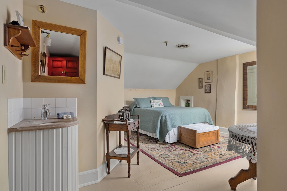Standard Double Room, Private Bathroom (Room 7) photo 1