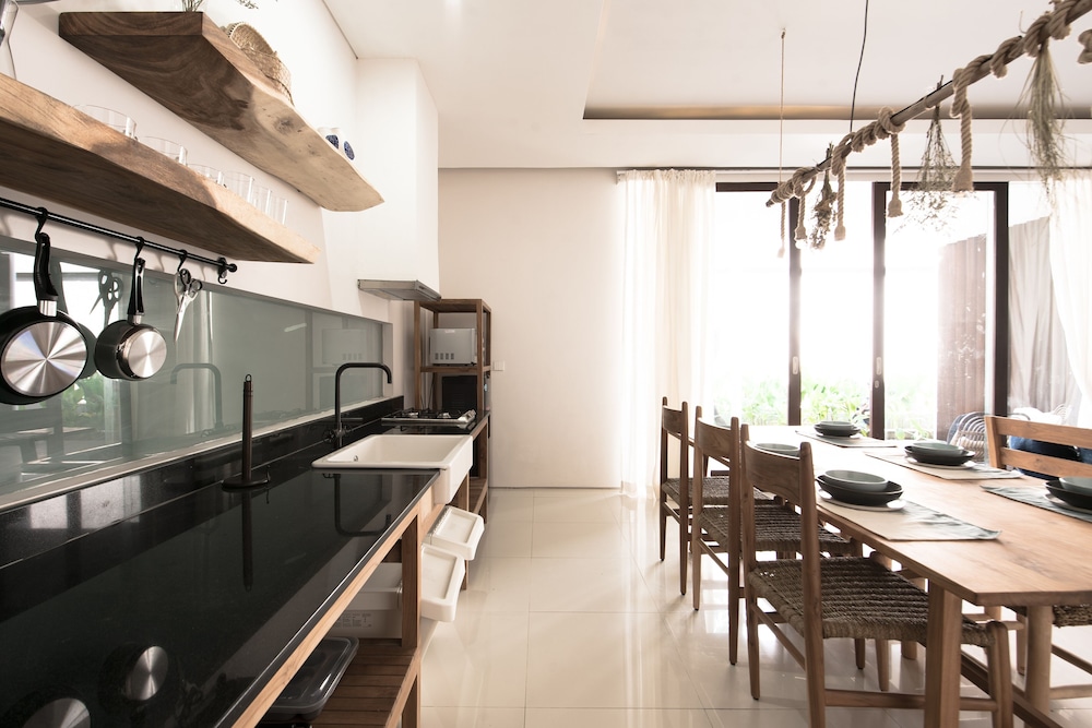 Suite, 2 Bedrooms - Photo 17