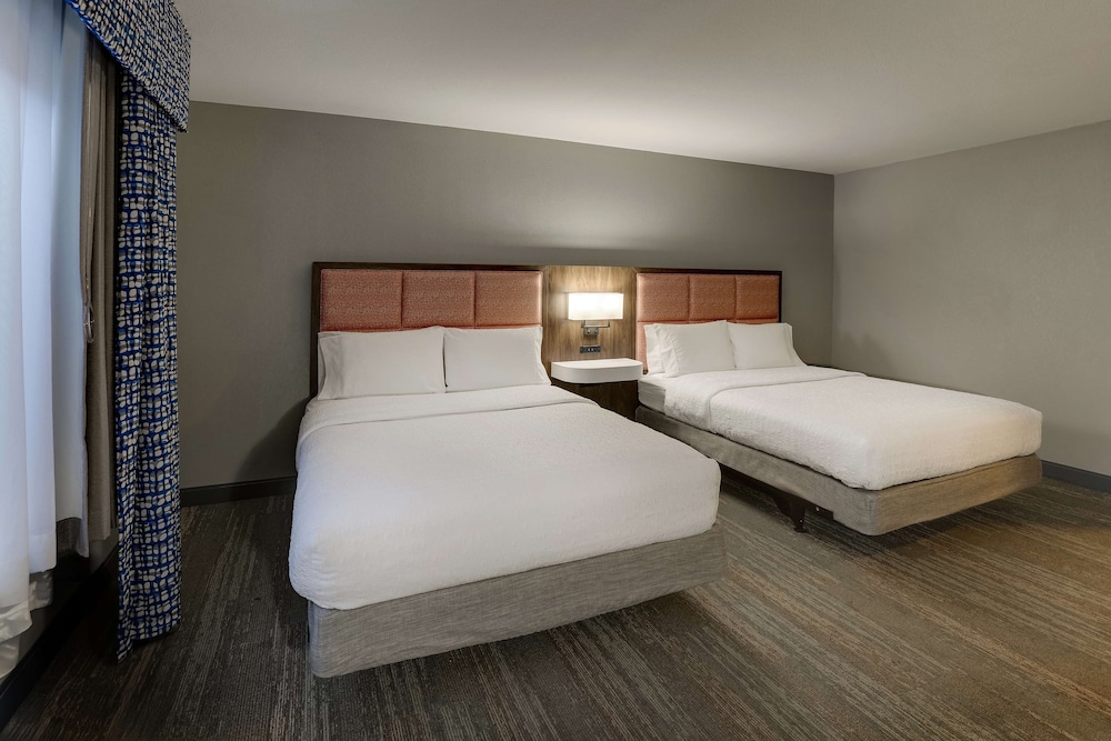 Room, 2 Queen Beds, Accessible (Hearing) - Photo 4