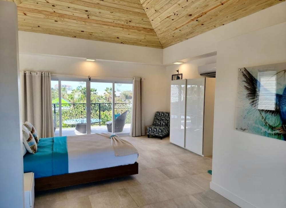 Basic Villa photo 1