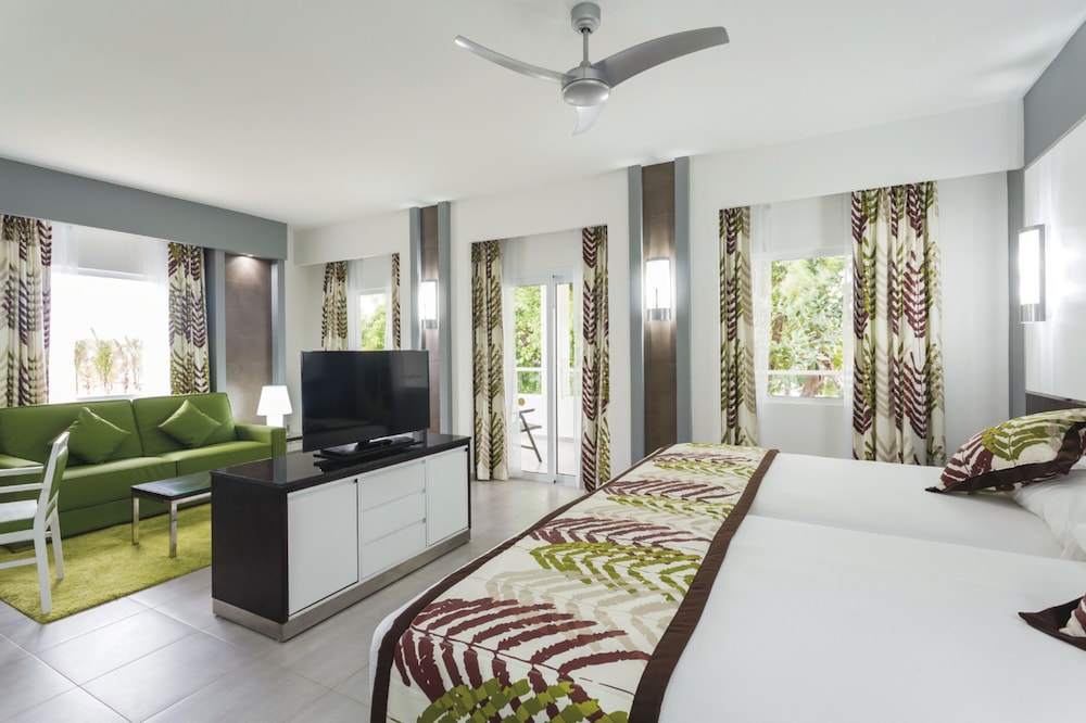 Junior Suite (L) photo 1