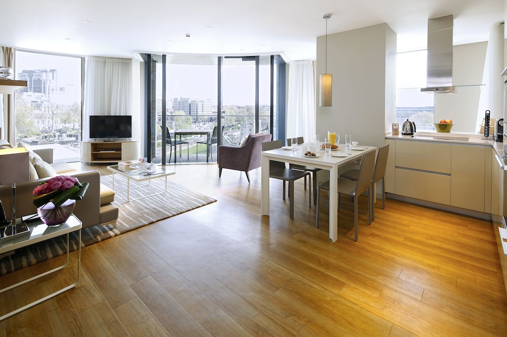 Deluxe Three Bedroom Apartment, Tower View