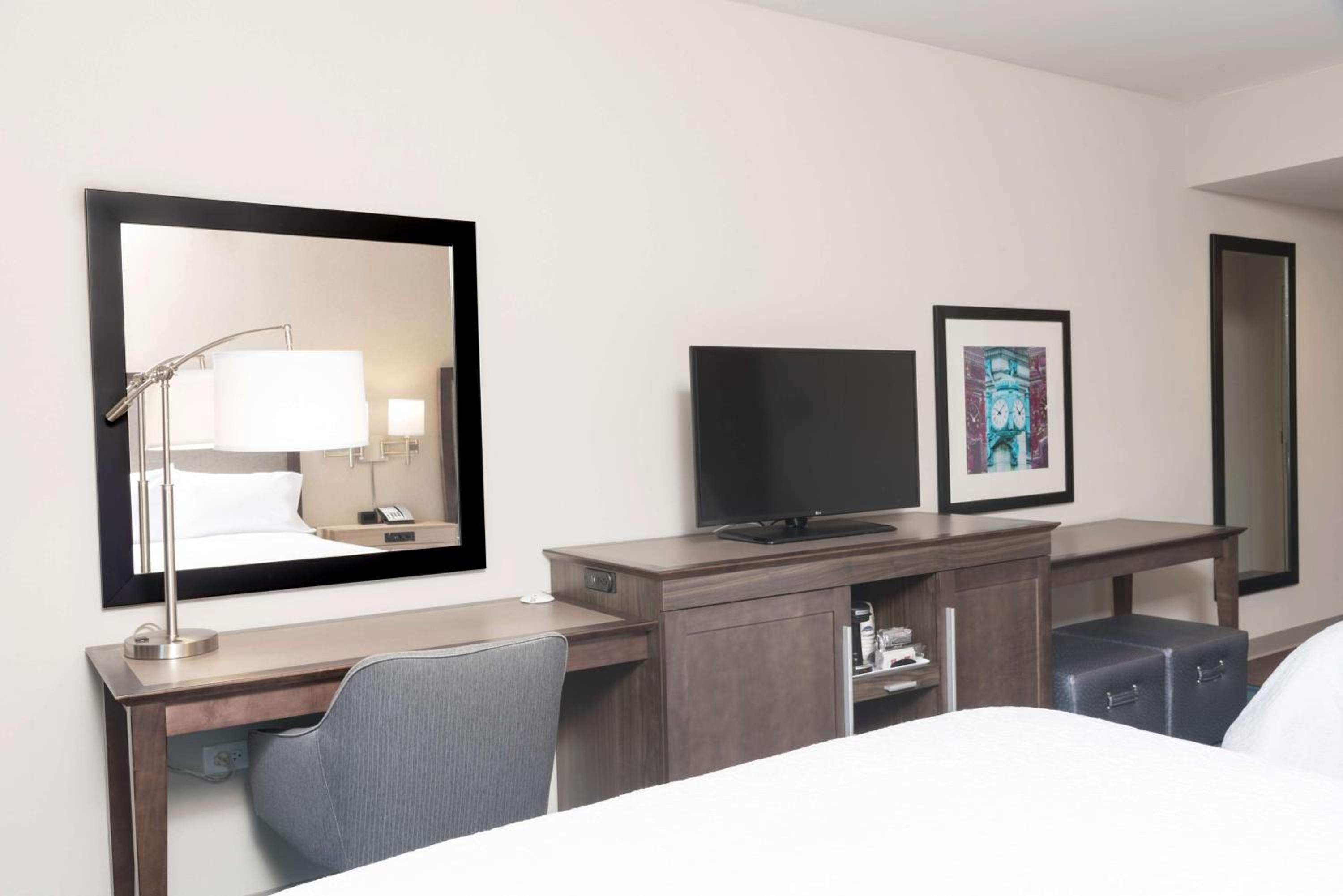 Premium Queen Studio with Two Queen Beds - Non-Smoking photo 1