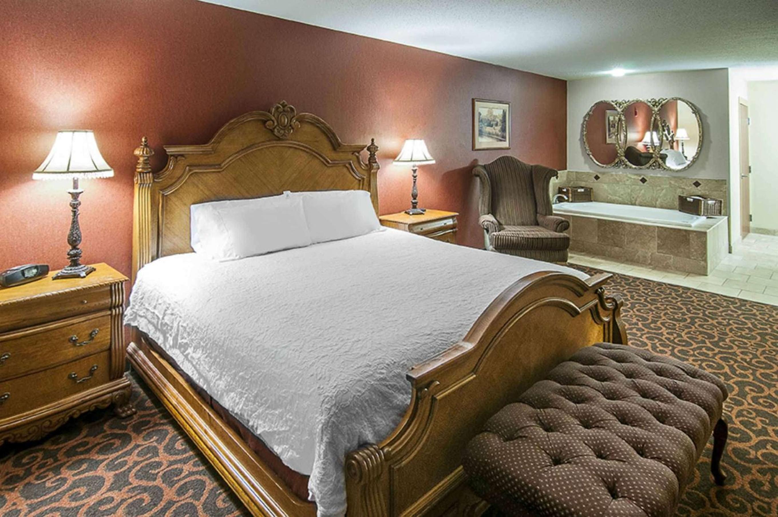 One-Bedroom King Suite - Non-Smoking