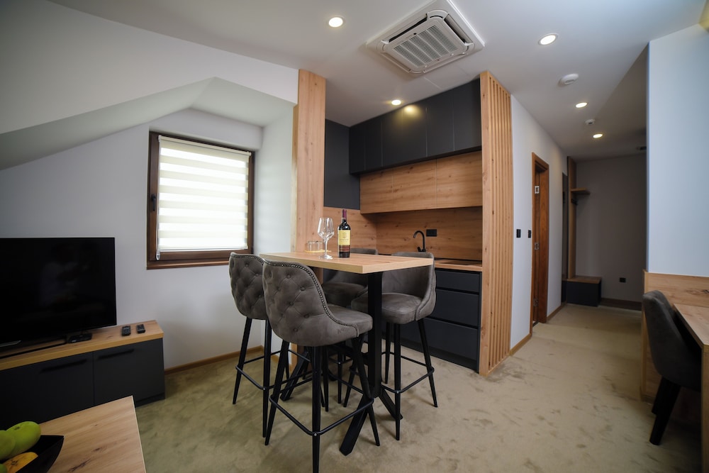 Deluxe Apartment, City View